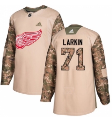 Men's Adidas Detroit Red Wings #71 Dylan Larkin Authentic Camo Veterans Day Practice NHL Jersey